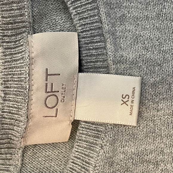 Loft Ash Gray Round Neck Clear Gemstone Cold Shoulder Long Sleeve Sweater XS - Picture 14 of 14